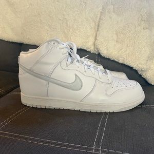 NIKE DUNK HI SP